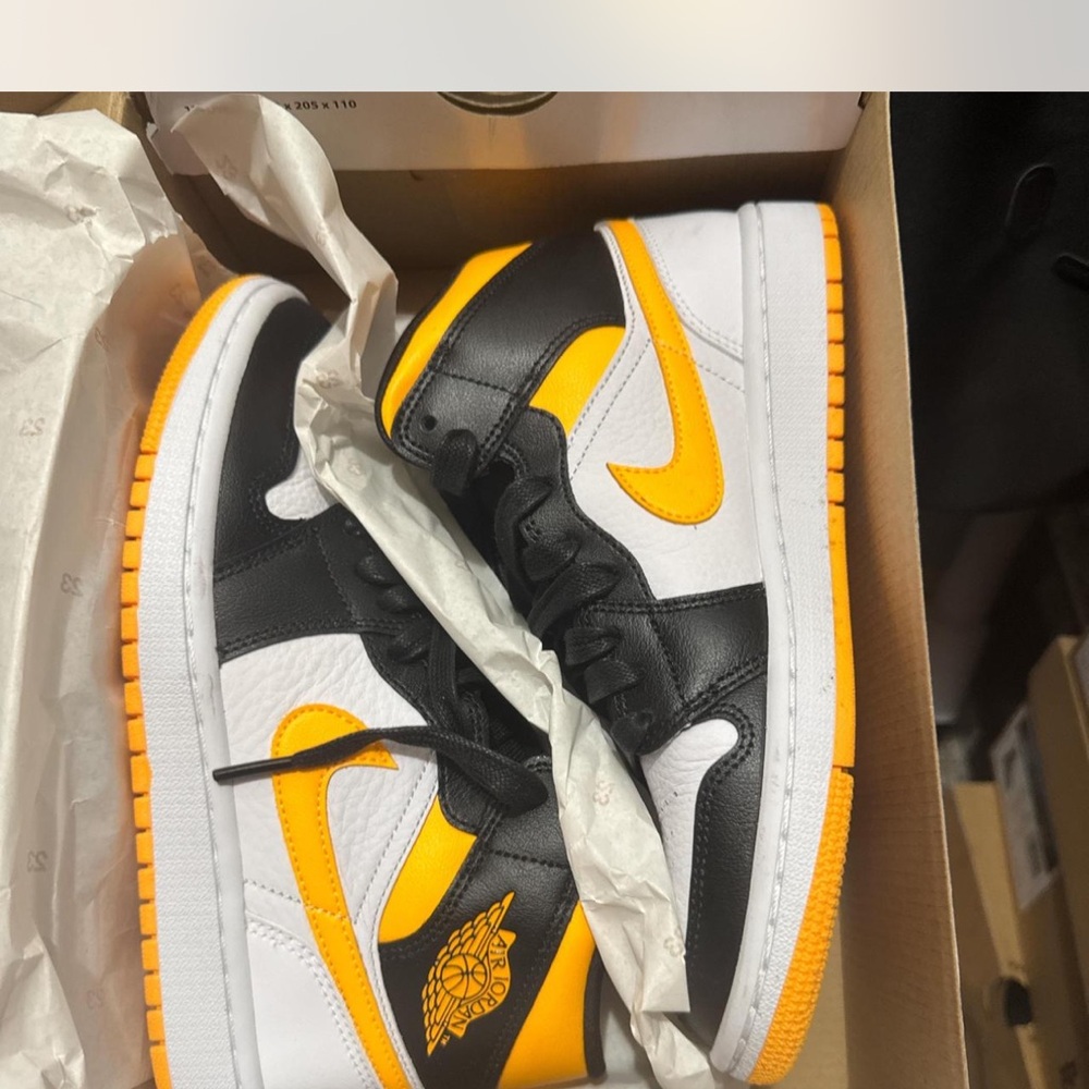 Nike Air Jordan Mid SE Laser Orange Sneakers